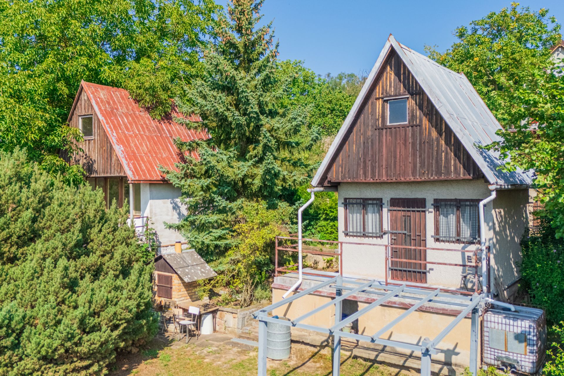 Zděná chata s vlastním pozemkem a výhledem na Říp – Slavín, č.e. 388, Roudnice nad Labem