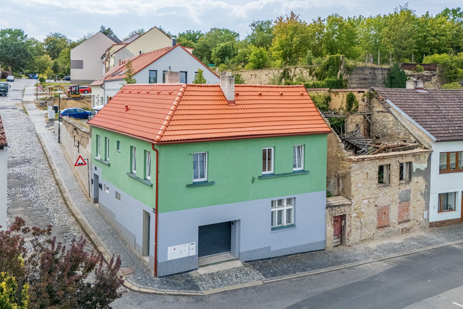 Rodinný dům 173 m², 3 bytové jednotky, garáž v Roudnici n. L.